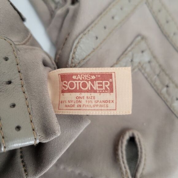 Isotoner by Aris Vintage Taupe Classic Driving gloves - Picture 3 of 9